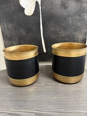 47th & Main Mid-Century Modern Metal Planters (2) – Black & Gold – Pots Only